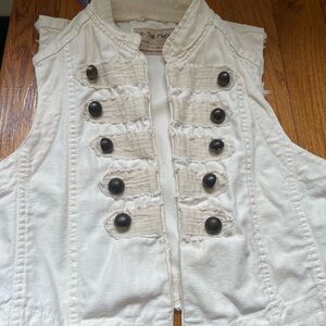 We the free cream denim vest,🤩🌸🔥💰🎉. The most beautiful vest